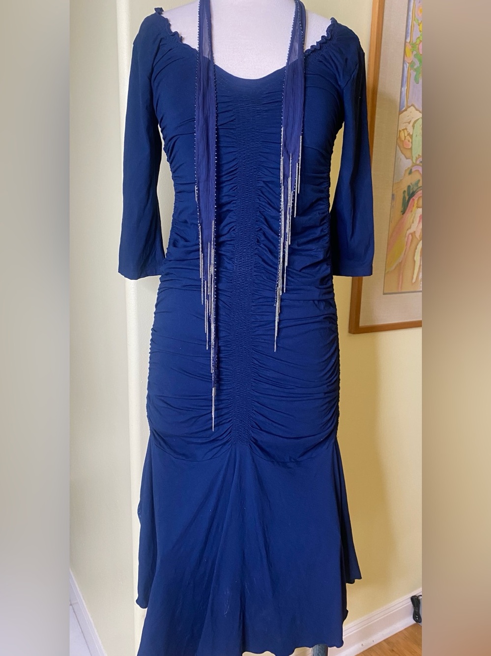Leom Designs Elegant Navy Ruched Midi Dress - Women - Picture 3 of 8